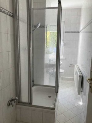 3 Zimmer im Erdgeschoß mit Dusche