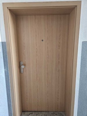 schöne und sanierte 3-Zimmerwohnung im 2.OG mit Balkon und EBK