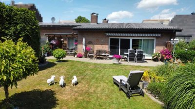 Top gepflegter Bungalow mit Einliegerwohnung in stadtnaher Lage in Ennigerloh!