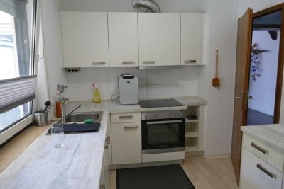Moderne 3-Zi.-Whg. mit neuem Bad, EBK, sonnigem Balkon und Einzelgarage - sofort frei!