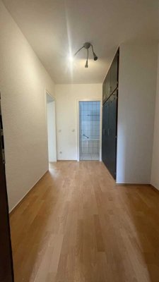 Stilvolle, vollständig renovierte 1-Raum-Wohnung mit Balkon in Mönchengladbach