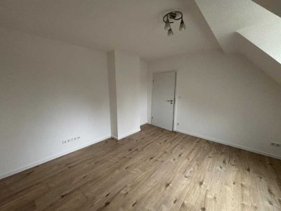 Erstbezug nach Renovierung! Helle 3-Zimmerwohnung m. gr. Wohnküche + Duschbad