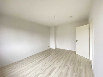 Jetzt verfügbar!! Wunderschön renovierte  2-Zimmer-Wohnung!!