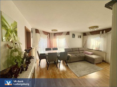 Helle moderne Erdgeschosswohnung mit Terrasse