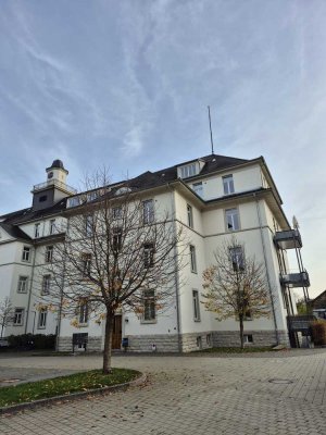 Moderne, (voll)möbilierte 2-Zimmer-Wohnung mit Balkon zur Untervermietung