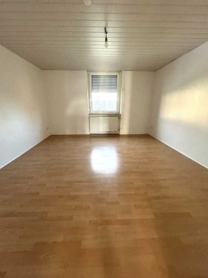 ** 2 Zimmerwohnung mit EBK in Pforzheim**