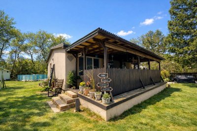 NATUR und WANDERWEGE ist gleich LEBENSQUALITÄT - Pachtgrund - ca. 650 m² Grund - ca. 60m² WFL - 3 Zimmer - 2013 Saniert - große Terrasse - POOL