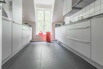 SELTENE GELEGENHEIT! RUHIG UND DENNOCH ZENTRAL GELEGENE GALERIEWOHNUNG SUCHT NEUE EIGENTÜMER