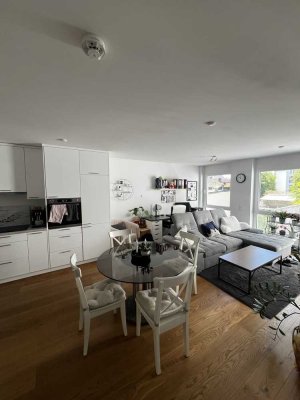 Vollmöbilierte, Neubau 2-Zimmer-Wohnung mit Balkon