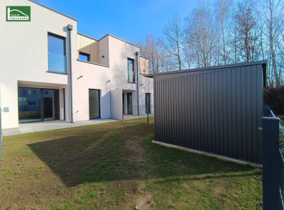 Stadt trifft Natur: Reihenhaus in wundervoller Lage mit vielen Extras!