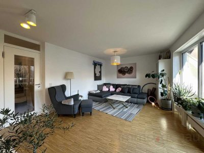 Großzügige, moderne Zwei-Zimmer-Wohnung mit zwei Dachterrassen und viel Tageslicht in zentraler Lage