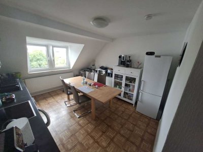 Charmante Dachgeschosswohnung/ BILK   - Nähe HHU - Zwei Zimmer + Wohnküche