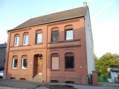 Perfekte Kombination aus Altbau-Charme, modern und idealer Lage