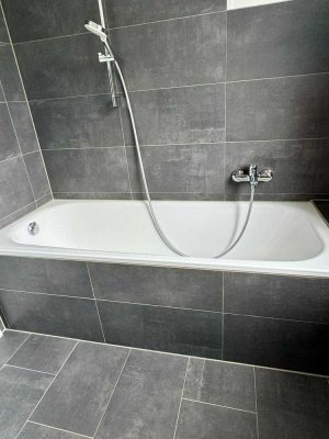 Exklusive, sanierte 3-Zimmer-Wohnung mit gehobener Innenausstattung mit EBK in Halle Westfalen
