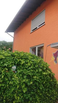 Gepflegte 4-Zimmer-Wohnung mit 2 Balkonen in Nussloch