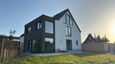 Attraktives, modernes EFH, 5,5 Zi, große Garage + großer Garten, Weitblick, Top-Lage, Glasfaser