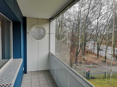 Helle 2-Zimmer-Wohnung im 1. OG mit Balkon in Berlin-Britz