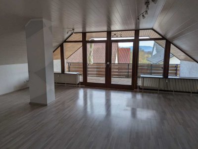 helle Wohnung mit großer Loggia u. Garage, Lichtenau-Muckenschopf