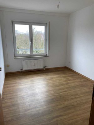 Hallo eigene Wohnung! Stellplatz inklusive*