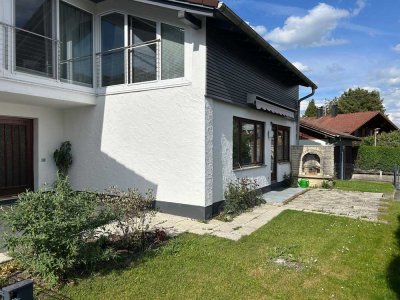 Helle renovierte Erdgeschosswohnung mit Garten und Garage in ruhiger Lage