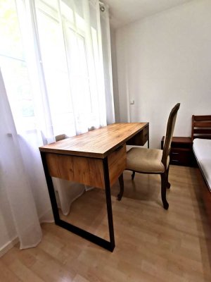 Möblierte und frisch renovierte 3-Zimmer-Wohnung in München Moosach