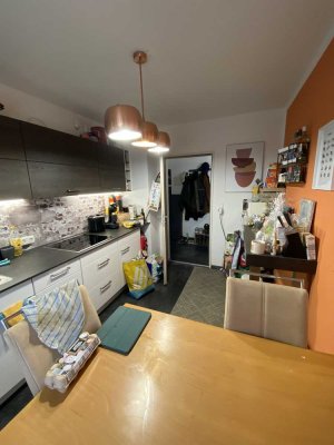 Geschmackvolle, sanierte 2,5-Raum-Wohnung mit Einbauküche in Burgkirchen an der Alz