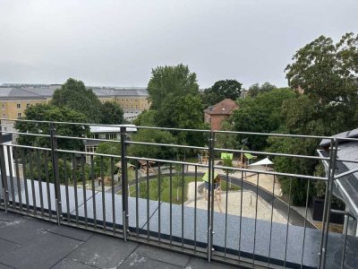Goethestadt Weimar - außergewöhnliche ETW mit Dachterrasse, Fahrstuhl und TG-Stellplatz