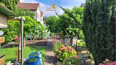 Freistehendes Mehrgenerationenhaus mit zwei abgeschlossenen Wohneinheiten in Altrip zu verkaufen.