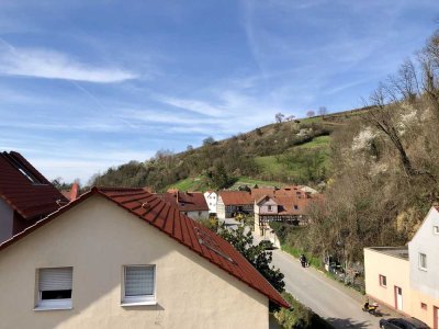 Schöne Dachgeschosswohnung mit 3 Zimmern und gehobener Ausstattung in Bensheim