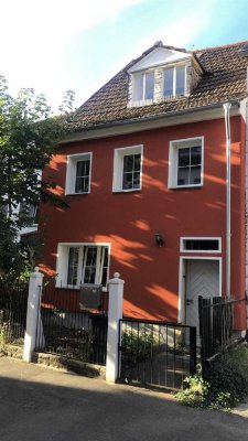 PREISREDUZIERUNG! Heidingsfeld: gemütliches Häuschen mit Potential