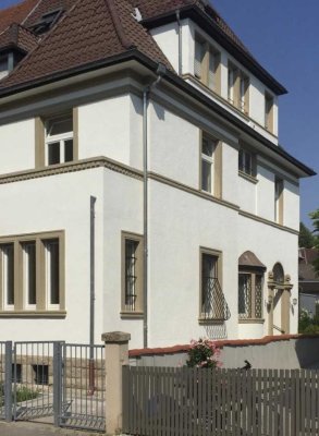 Aufwendig renovierte 3-Zimmer Hochparterre-Wohnung in Jugendstilvilla in Heidelberg-Neuenheim