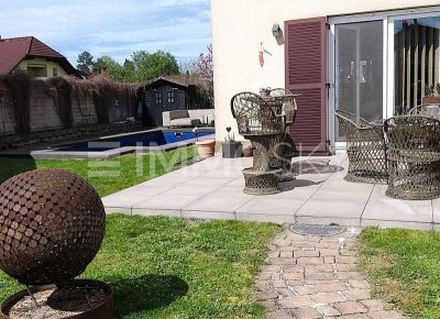 Eckreihenhaus samt Dachterrasse, Garten, Pool, Carport.........