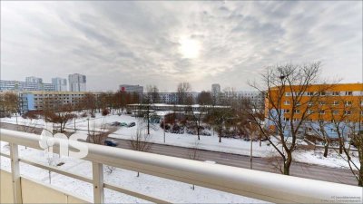 PROVISIONSFREI: Großzügige Maisonettewohnung in Halle mit Balkon, Dachterrasse & Einbauküche