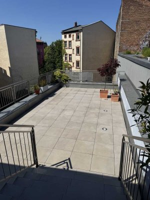 Außergewöhnliche helle Penthouse-Wohnung direkt am Senefelder Platz/Prenzlauer Berg mit Garage