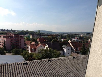 Gepflegte Penthouse-Wohnung mit vier Zimmern und Dachterrasse in Bretten-Kernstadt
