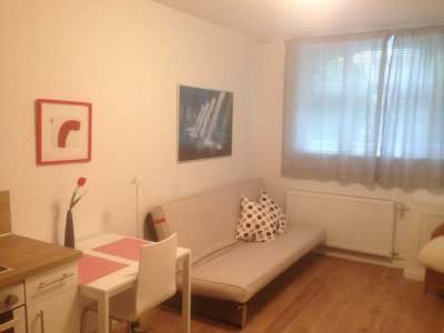 Geschmackvoll möblierte 1-Raum-Souterrain-Wohnung mit gehobener Innenausstattung in Bremen