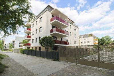 Ab September bezugsfreie 4- Raum- Wohnung mit Balkon und Tiefgaragenstellplatz in Dresden Plauen