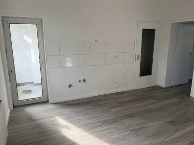 Komplett sanierte 2 Zimmer Wohnung mit Balkon in Gelsenkirchen zu vermieten