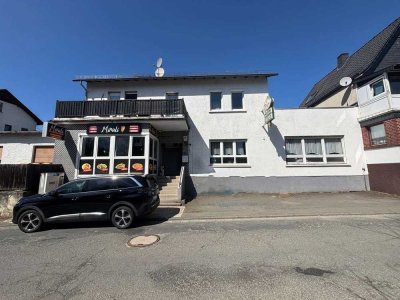 Mehr drin als man denkt: Wohnhaus mit Pizzeria und vorbereiteter Nutzungsänderung