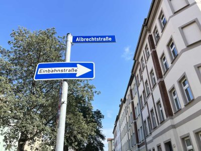 Frisch sanierte 3 ZKB Wohnung mit Balkon und Einbauküche