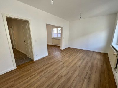 Frisch sanierte 2,5-Zimmerwohnung mit Einbauküche und gemütlichem Hof in Speyer-Süd