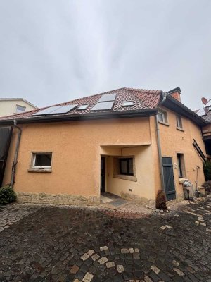 Helle 3-Zimmer/Küche/Bad Dachgeschosswohnung in Nieder-Ingelheim