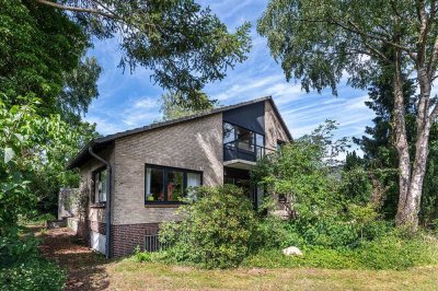 Große Arztvilla mit 11 Zimmern, 2 Terrassen  auf 980m² Grundstück im Herzen von Reinbek