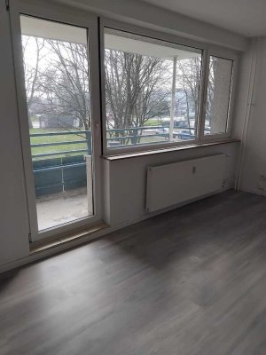 Komplett sanierte 4 Zimmer Wohnung mit Balkon in Gelsenkirchen zu vermieten!!!