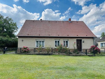 Einfamilienhaus mit Scheune und Ausbaureserve in Thomsdorf, Uckermark – jetzt kaufen, später einzieh