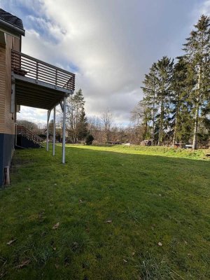 Erstbezug nach Komplettsanierung, 4-Zimmer-EG-Wohnung mit großem Garten und Balkon, sowie EBK