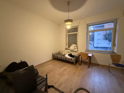 Drei Zimmer MÖBLIERT Raum für neue Ideen