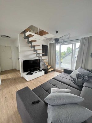 Helle, moderne Maisonette-Wohnung mit EBK und Loggia