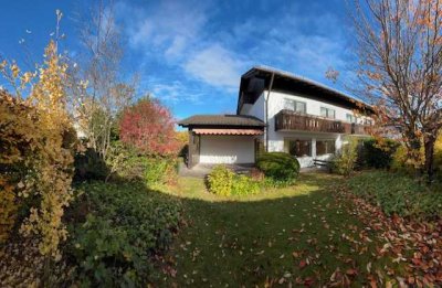 Charmante und großzügige Doppelhaushälfte in begehrter Lage vom Schlossberg - Stephanskirchen.