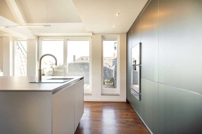 Penthouse mit Dachterrasse, Skylineblick und Garage